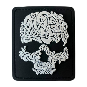 Патч "Череп: кельтский узор", цвет черный/светящийся